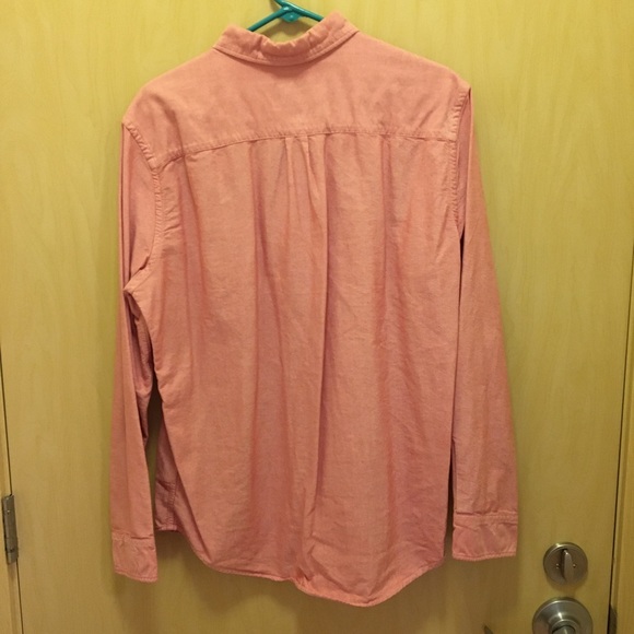 Men’s American Eagle Red Button-up - Picture 2 of 4